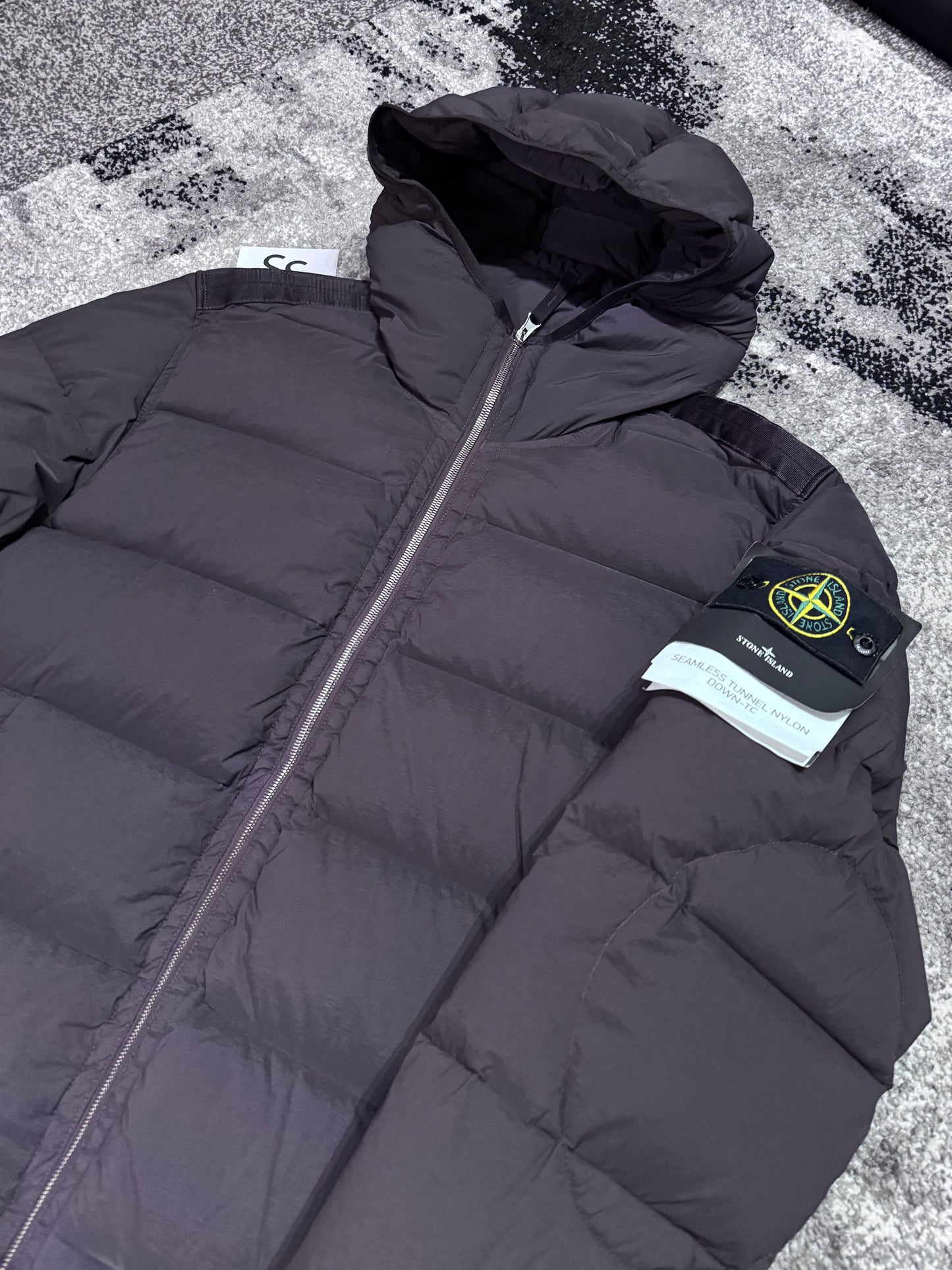 Stone Island Plum Seamless Tunnel Puffer