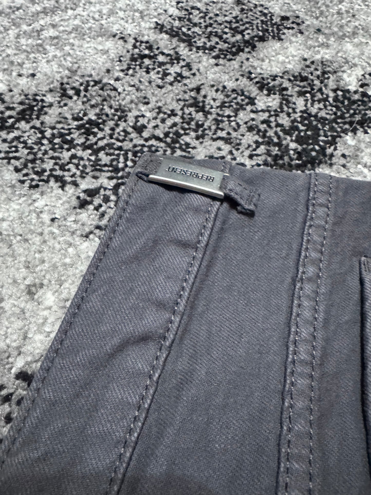 REPRESENT SPLIT ZIP PAINT SPLATTER JEANS NO TAGS
