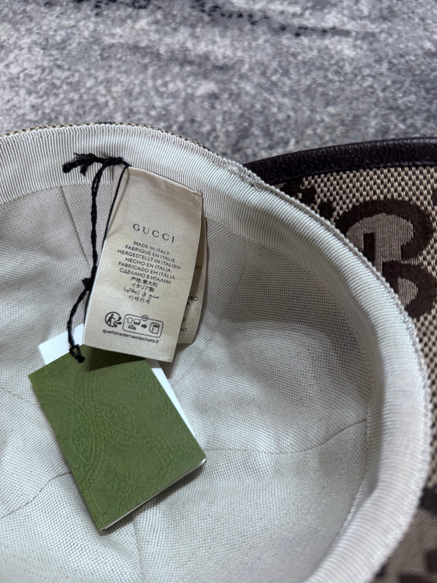 GUCCI JUMBO MONOGRAM BEIGE CAP