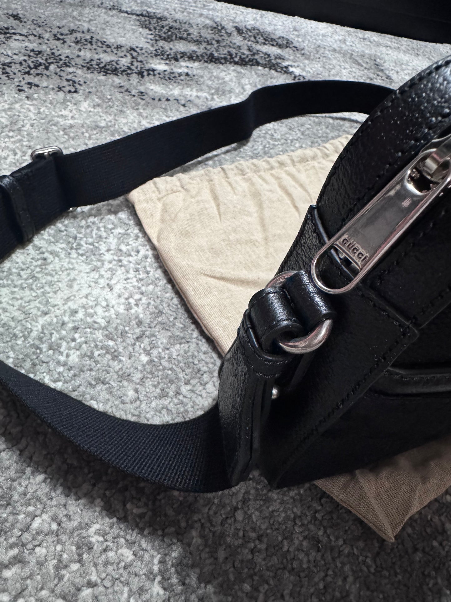 GUCCI JUMBO PRINT MEDIUM MESSENGER BAG